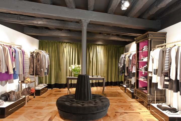 Bastia-Fuori-Store-by-Andrea-Gaio-Mirano-Italy