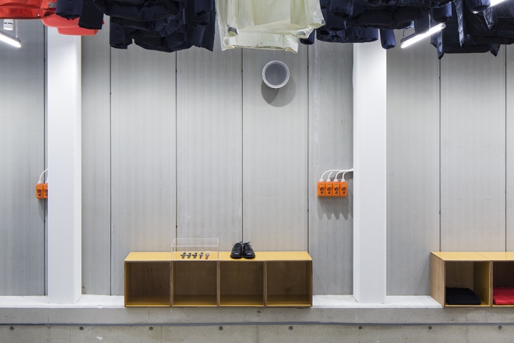Descente-Blanc-store-by-Schemata-Architects-Fukuoka-Japan-06
