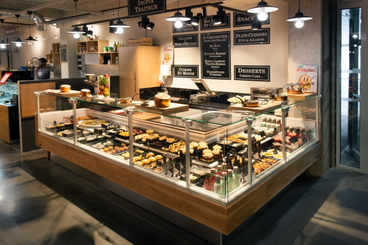 Halles-des-5-Cantons-market-by-Nakide-Anglet-France