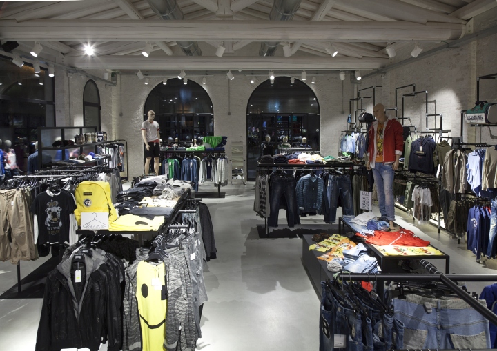 Clap-Store-by-Fabio-Caselli-Design-Sassuolo-Italy-05