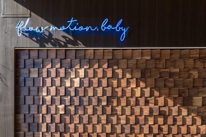 Mainland-Poke-by-Abramson-Teiger-Architects-Glendale-California10