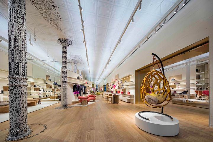 Louis-Vuitton-store-redesign-by-Peter-Marino-New-York-City02