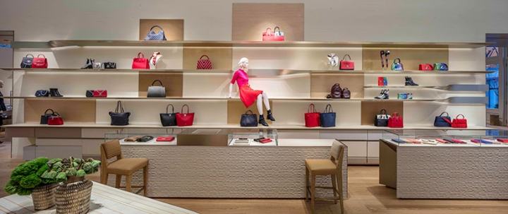Louis-Vuitton-store-redesign-by-Peter-Marino-New-York-City06