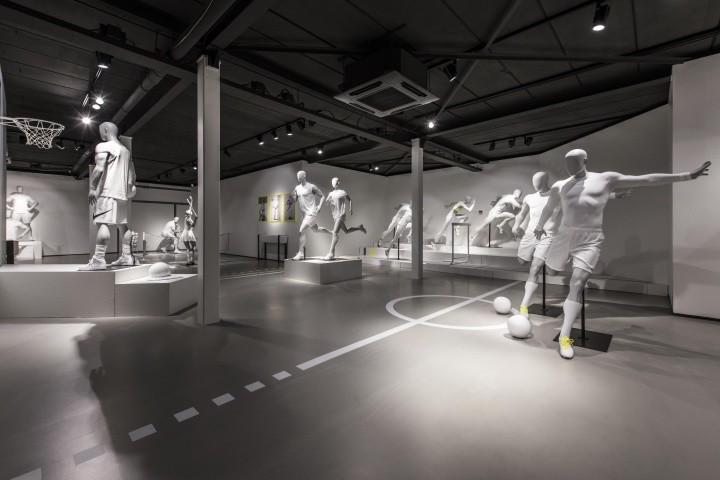 Hans-Boodt-Mannequins-Sport-showroom-Zwijndrecht-Netherlands-02