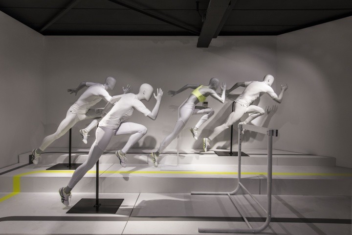 Hans-Boodt-Mannequins-Sport-showroom-Zwijndrecht-Netherlands-03