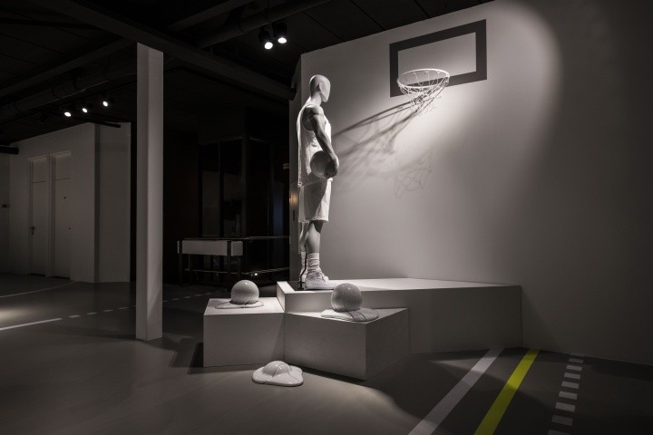 Hans-Boodt-Mannequins-Sport-showroom-Zwijndrecht-Netherlands-06