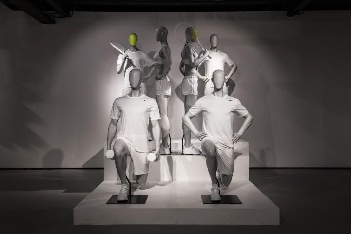 Hans-Boodt-Mannequins-Sport-showroom-Zwijndrecht-Netherlands-10